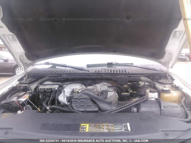 5LMFU28R73LJ34657 - 2003 LINCOLN NAVIGATOR თეთრი ფოტო 10