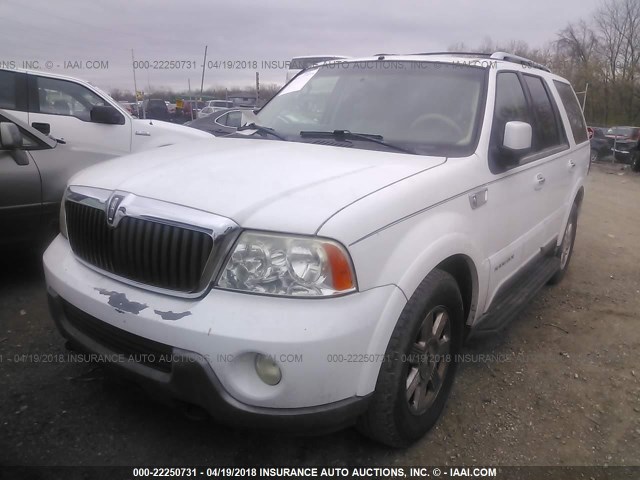 5LMFU28R73LJ34657 - 2003 LINCOLN NAVIGATOR WHITE photo 2