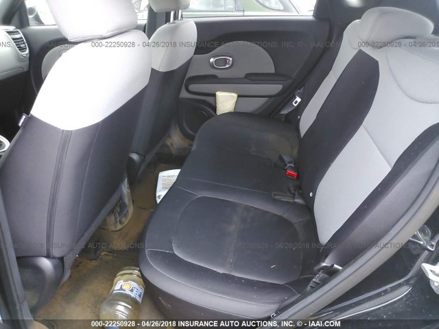 KNDJN2A21F7225321 - 2015 KIA SOUL BLACK photo 8