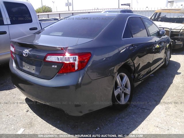 4T1BF1FK0EU370043 - 2014 TOYOTA CAMRY L/SE/LE/XLE 灰色 照片 4