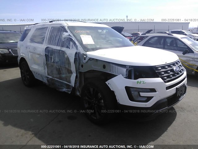 1FM5K8D87HGA59835 - 2017 FORD EXPLORER XLT WHITE photo 1