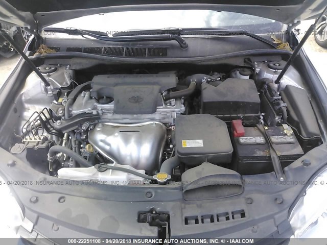 4T4BF1FK0FR505741 - 2015 TOYOTA CAMRY LE/XLE/SE/XSE ვერცხლისფერი ფოტო 10