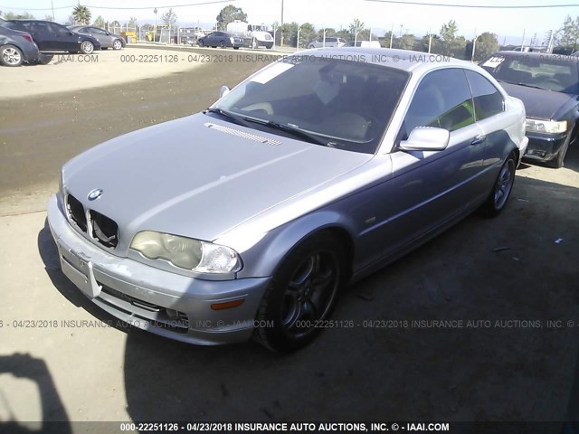 WBABN53461JU36995 - 2001 BMW 330 CI SILVER photo 2