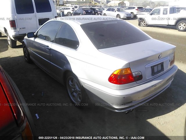 WBABN53461JU36995 - 2001 BMW 330 CI SILVER photo 3