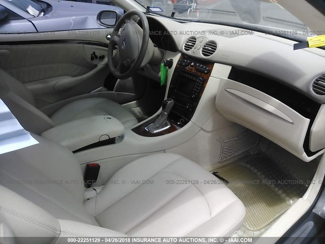 WDBTJ65J63F029419 - 2003 MERCEDES-BENZ CLK 320C SILVER photo 5