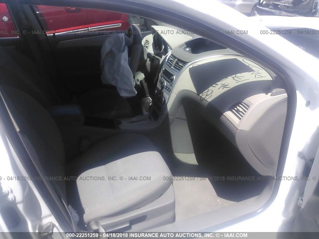 1G1ZA5E03CF383629 - 2012 CHEVROLET MALIBU LS თეთრი ფოტო 5