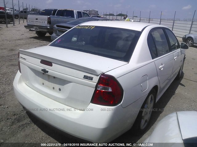 1G1ZW53186F208083 - 2006 CHEVROLET MALIBU SS WHITE photo 4