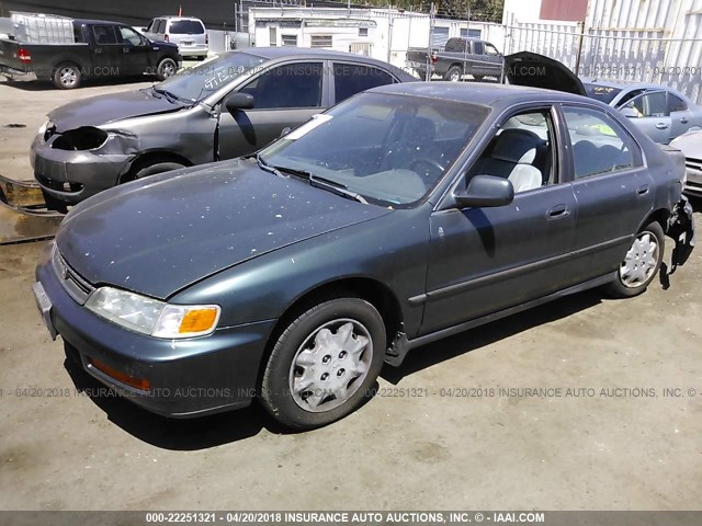 1HGCD5637TA007365 - 1996 HONDA ACCORD LX/EX GREEN photo 2