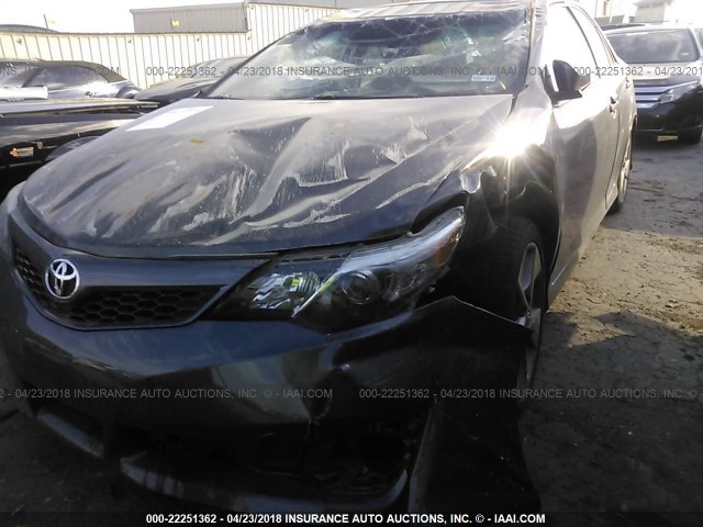 4T1BF1FK8EU773753 - 2014 TOYOTA CAMRY L/SE/LE/XLE GRAY photo 2