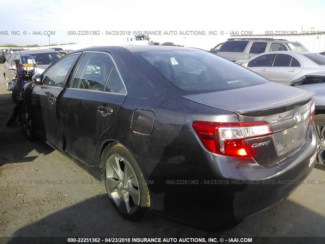 4T1BF1FK8EU773753 - 2014 TOYOTA CAMRY L/SE/LE/XLE GRAY photo 3