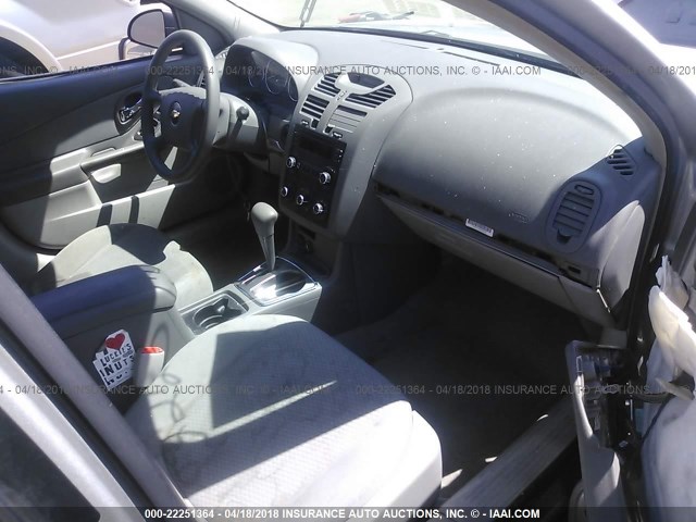 1G1ZS51F06F298257 - 2006 CHEVROLET MALIBU LS SILVER photo 5