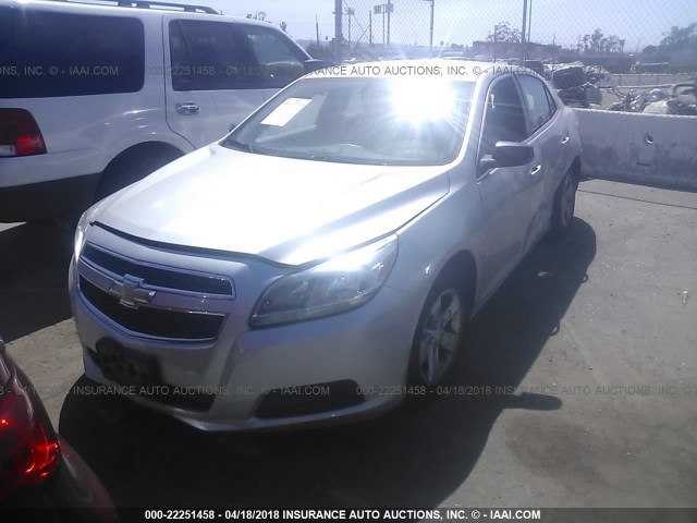 1G11B5SA5DF261122 - 2013 CHEVROLET MALIBU LS 银色 照片 2