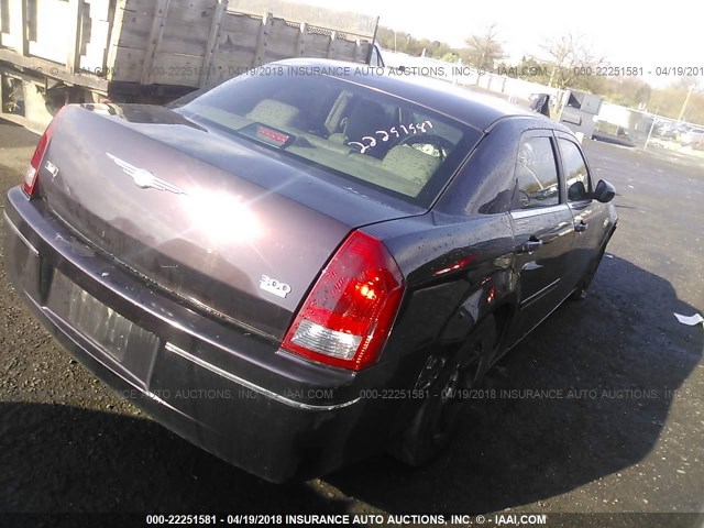 2C3JA53G55H176301 - 2005 CHRYSLER 300 TOURING PURPLE photo 4