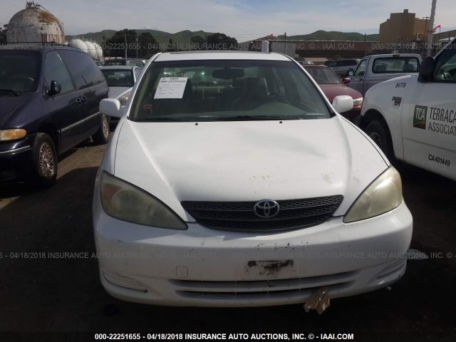 JTDBE30K420084968 - 2002 TOYOTA CAMRY LE/XLE/SE 白色 照片 6