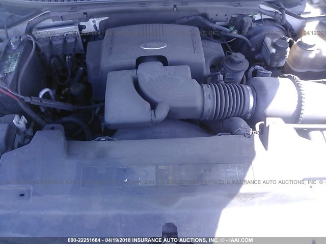 1FMPU15L54LA47732 - 2004 FORD EXPEDITION XLT თეთრი ფოტო 10