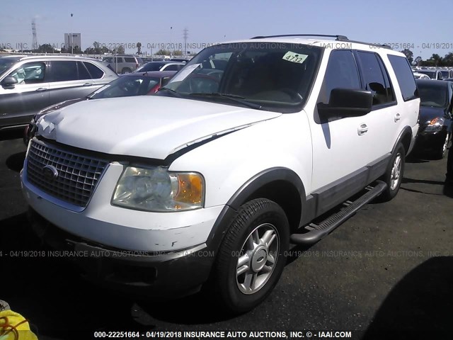 1FMPU15L54LA47732 - 2004 FORD EXPEDITION XLT თეთრი ფოტო 2