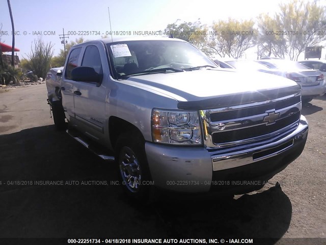 3GCPCREAXBG259511 - 2011 CHEVROLET SILVERADO C1500  LS SILVER photo 1