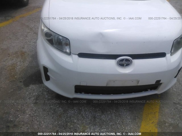 JTLZE4FE5B1127721 - 2011 TOYOTA SCION XB WHITE photo 6