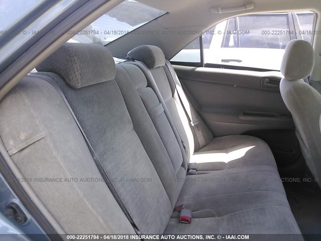 4T1BE32K72U531455 - 2002 TOYOTA CAMRY LE/XLE/SE ლურჯი ფოტო 8