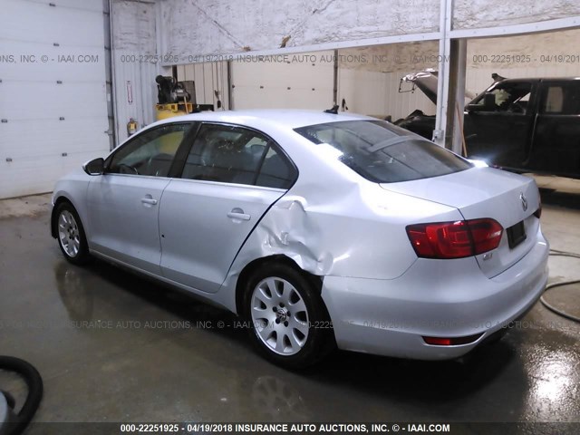 3VW467AJ3CM087990 - 2012 VOLKSWAGEN JETTA GLI SILVER photo 3