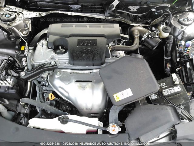 4T1BF1FK0HU778739 - 2017 TOYOTA CAMRY LE/XLE/SE/XSE ნაცრისფერი ფოტო 10