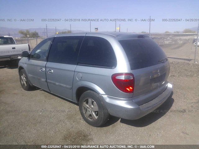 1D4GP45R55B262054 - 2005 DODGE CARAVAN SXT SILVER photo 3