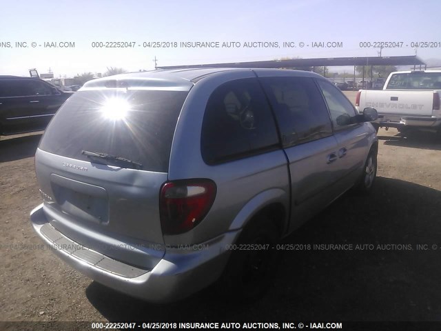 1D4GP45R55B262054 - 2005 DODGE CARAVAN SXT SILVER photo 4