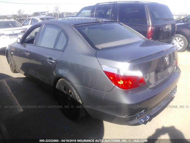 WBANB33595CN65052 - 2005 BMW 545 I GRAY photo 3