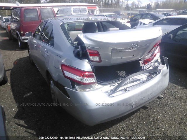 4T4BF3EK1AR008817 - 2010 TOYOTA CAMRY SE/LE/XLE SILVER photo 3