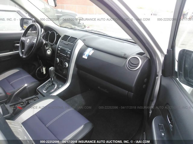 JS3TE0D34C4100183 - 2012 SUZUKI GRAND VITARA SE SILVER photo 5