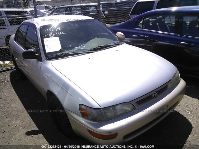 1NXBB02E2VZ620890 - 1997 TOYOTA COROLLA DX SILVER photo 1