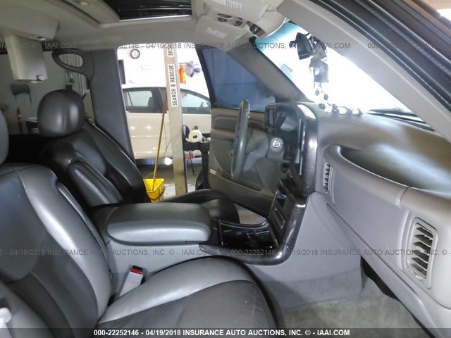 1GKEK63U56J156995 - 2006 GMC YUKON DENALI BLACK photo 5