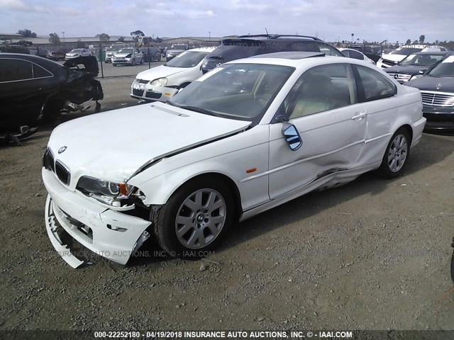 WBABM334XYJN82429 - 2000 BMW 323 CI WHITE photo 2