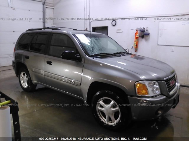 1GKDT13S352326144 - 2005 GMC ENVOY SILVER photo 1