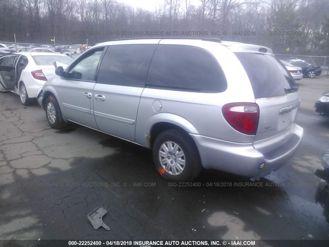 2C4GP44RX5R597178 - 2005 CHRYSLER TOWN & COUNTRY LX SILVER photo 3