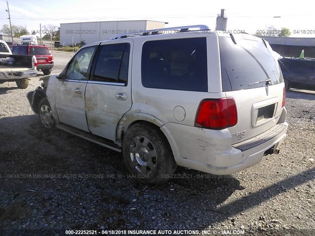5LMFU27596LJ25817 - 2006 LINCOLN NAVIGATOR WHITE photo 3