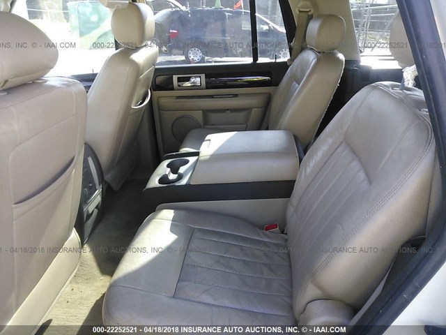 5LMFU27596LJ25817 - 2006 LINCOLN NAVIGATOR WHITE photo 8
