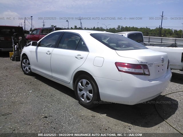 4T4BF3EK9AR071129 - 2010 TOYOTA CAMRY SE/LE/XLE WHITE photo 3
