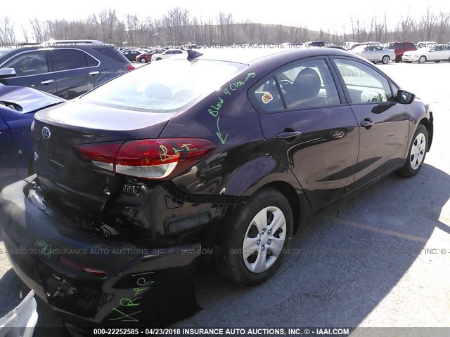 3KPFK4A79JE185598 - 2018 KIA FORTE LX BURGUNDY photo 4