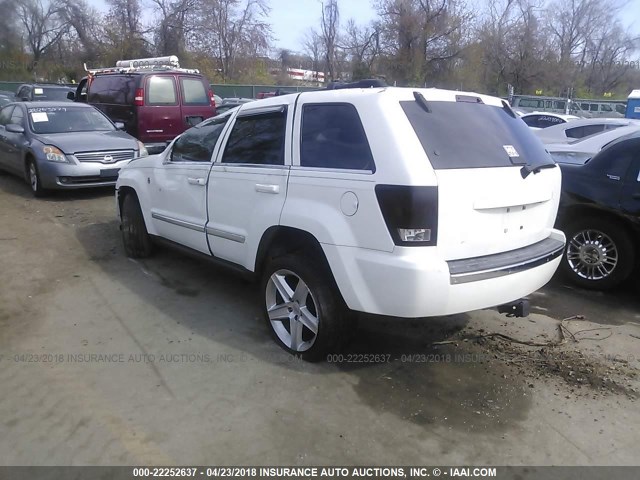 1J8HR58N16C357323 - 2006 JEEP GRAND CHEROKEE LIMITED WHITE photo 3