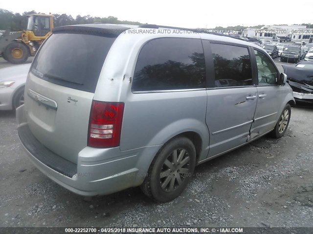 2A8HR54P88R139820 - 2008 CHRYSLER TOWN & COUNTRY TOURING SILVER photo 4