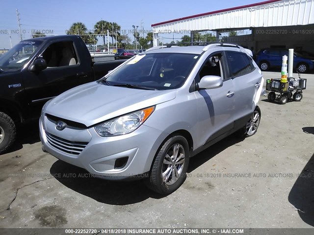 KM8JU3ACXBU294534 - 2011 HYUNDAI TUCSON GLS/LIMITED SILVER photo 2