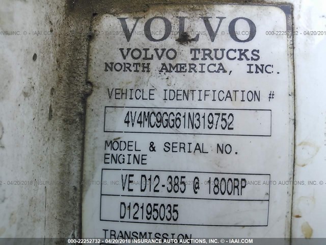 4V4MC9GG61N319752 - 2001 VOLVO VN VNM WHITE photo 10