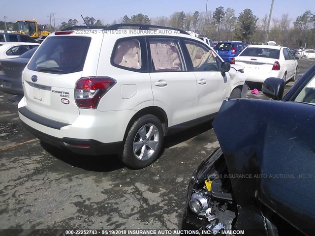 JF2SJABC1FH559636 - 2015 SUBARU FORESTER 2.5I WHITE photo 4