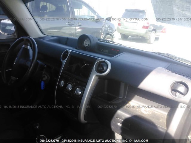 JTLKT334740150584 - 2004 TOYOTA SCION XB ნაცრისფერი ფოტო 5