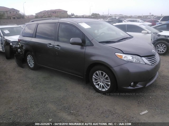 5TDYZ3DC7HS810152 - 2017 TOYOTA SIENNA XLE/LIMITED GRAY photo 1