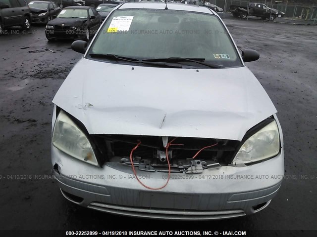 1FAHP34N07W108072 - 2007 FORD FOCUS ZX4/S/SE/SES SILVER photo 6