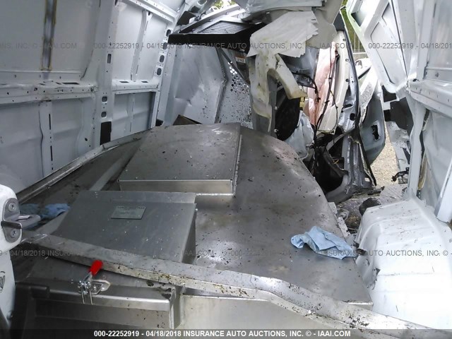 3C6TRVDGXJE108083 - 2018 RAM PROMASTER 2500 2500 HIGH WHITE photo 8