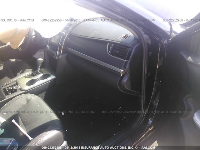 4T1BF1FK7EU329036 - 2014 TOYOTA CAMRY L/SE/LE/XLE 黑色 照片 5