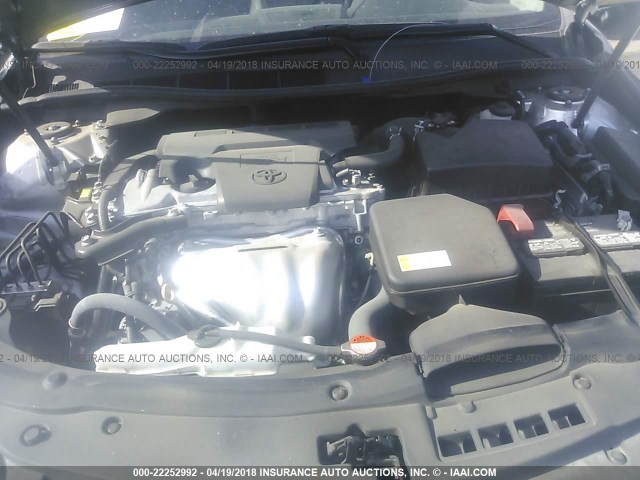 4T1BF1FKXGU128475 - 2016 TOYOTA CAMRY LE/XLE/SE/XSE SILVER photo 10